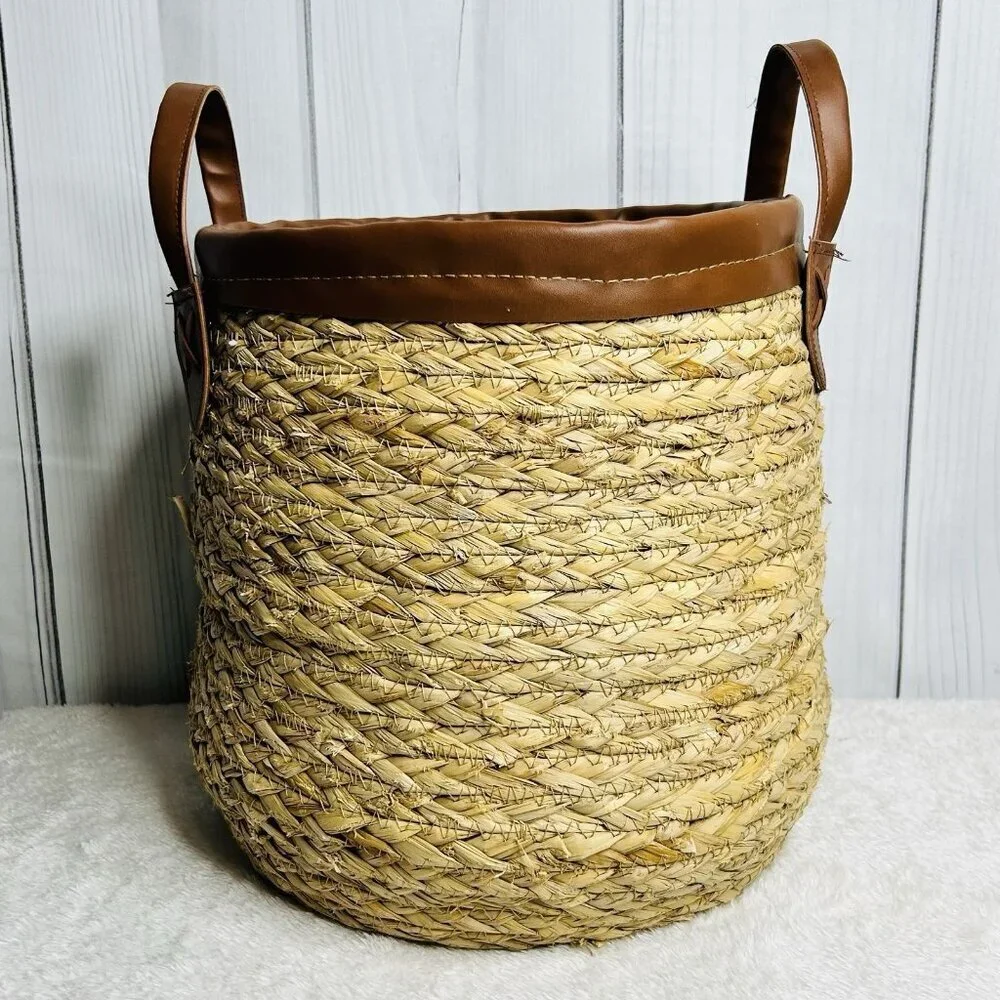Woven Grass Wicker Round Basket with Leather Trim and Handles 12